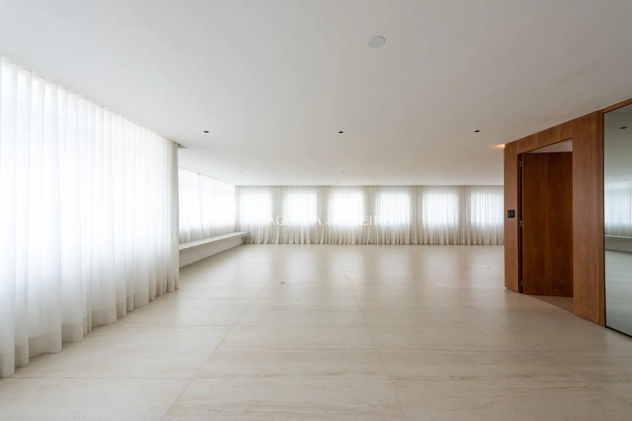 Apartamento reformado e com planta bem distribuída no Jardim Paulista – 20596