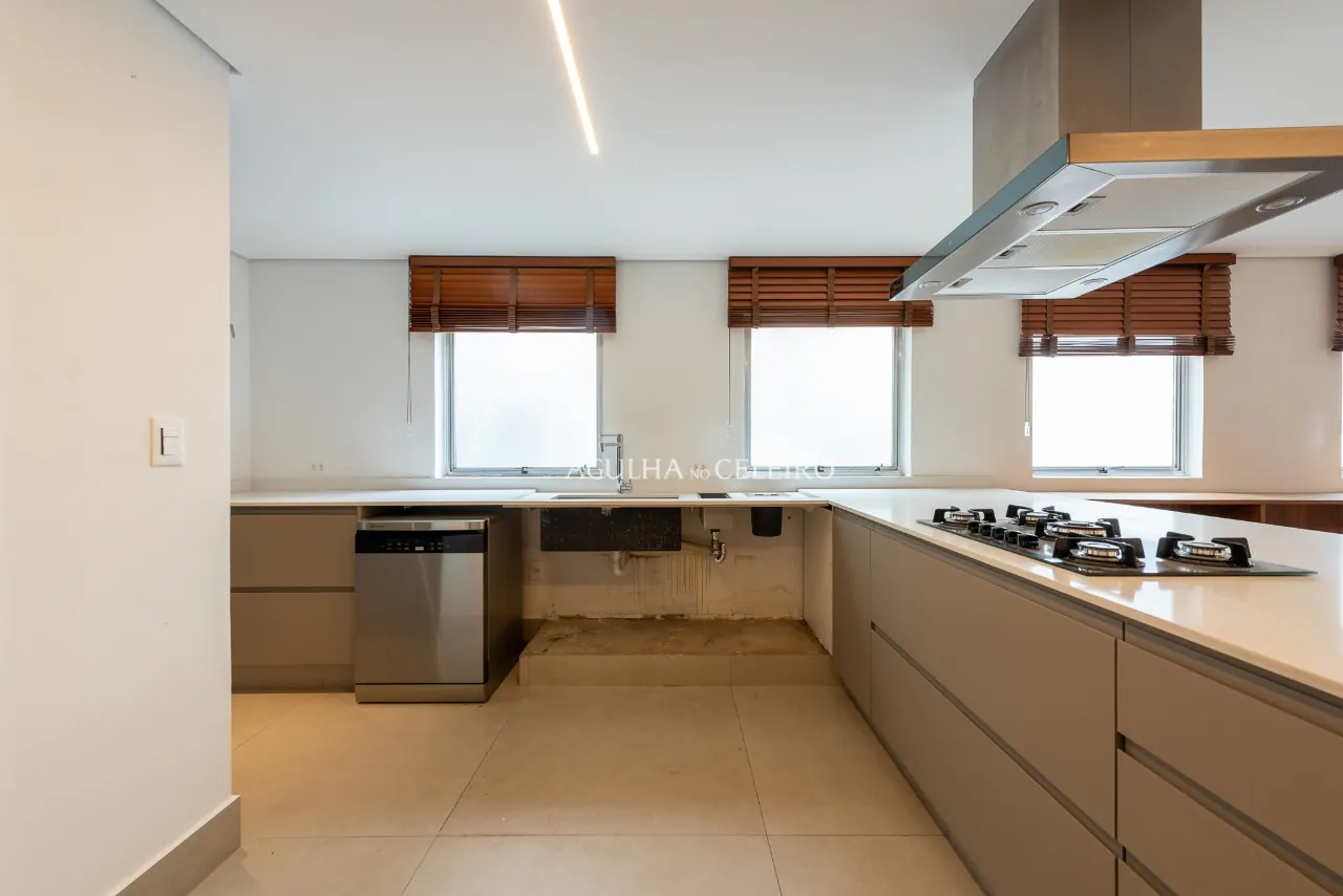 Apartamento reformado e com planta bem distribuída no Jardim Paulista – 20596