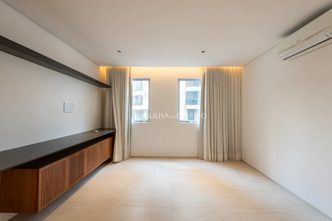 Apartamento reformado e com planta bem distribuída no Jardim Paulista – 20596