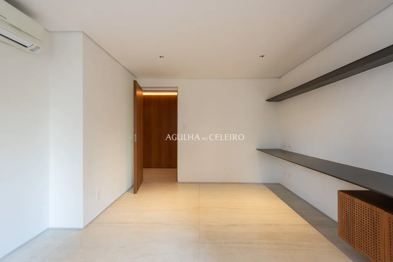 Apartamento reformado e com planta bem distribuída no Jardim Paulista – 20596