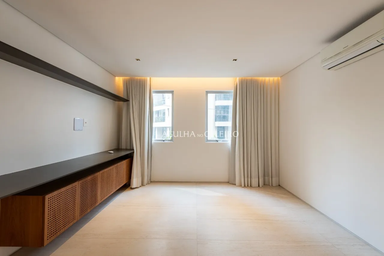 Apartamento reformado e com planta bem distribuída no Jardim Paulista – 20596