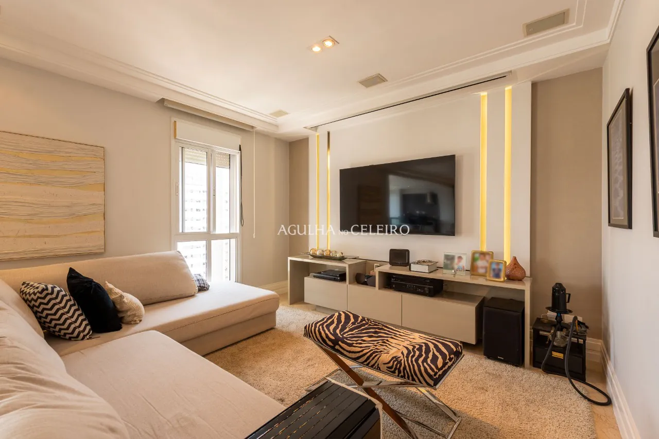 Apartamento no melhor condomínio à venda em Moema. – 20640