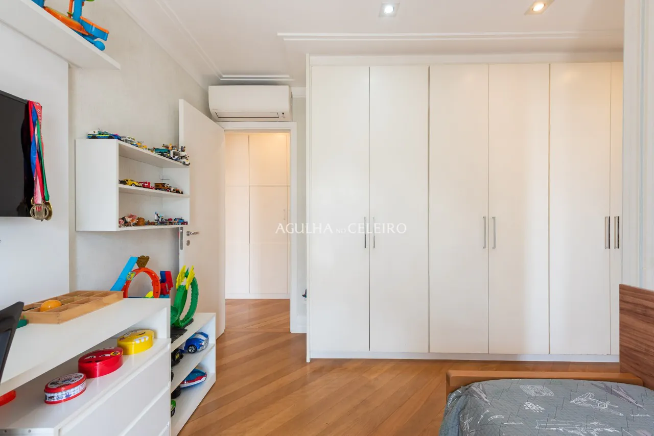 Apartamento no melhor condomínio à venda em Moema. – 20640