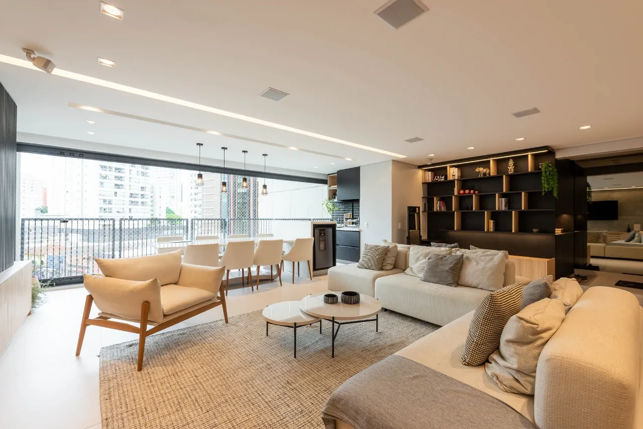 Apartamento reformado em prédio excelente em Moema – 20641