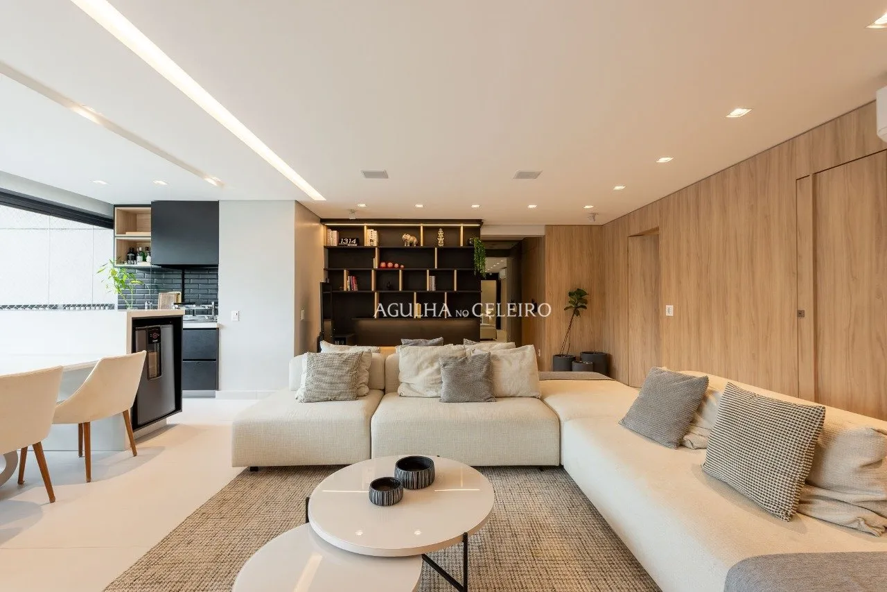 Apartamento reformado em prédio excelente em Moema – 20641