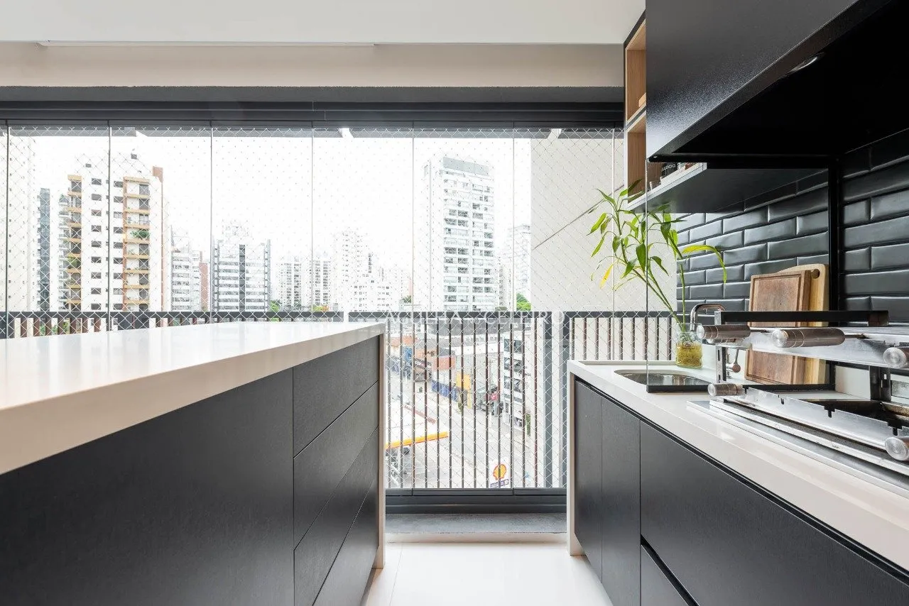 Apartamento reformado em prédio excelente em Moema – 20641