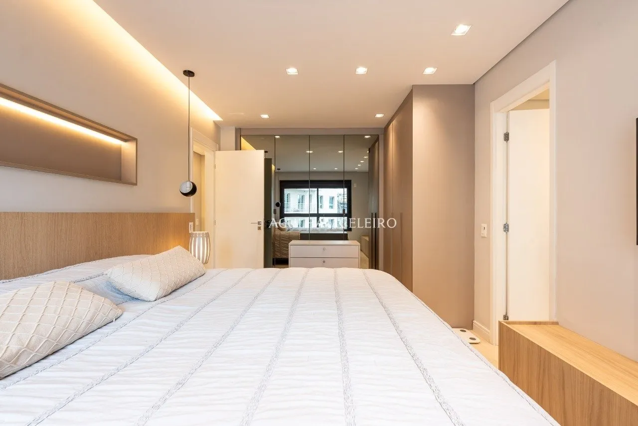 Apartamento reformado em prédio excelente em Moema – 20641