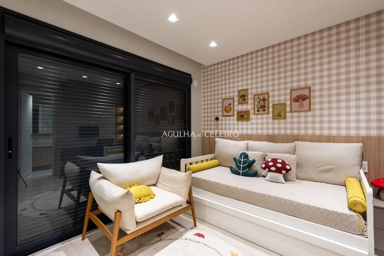 Apartamento reformado em prédio excelente em Moema – 20641