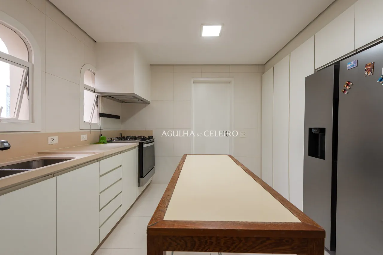 Apartamento amplo à venda em Alto de Pinheiros, próximo ao Parque Villa Lombos – 20643