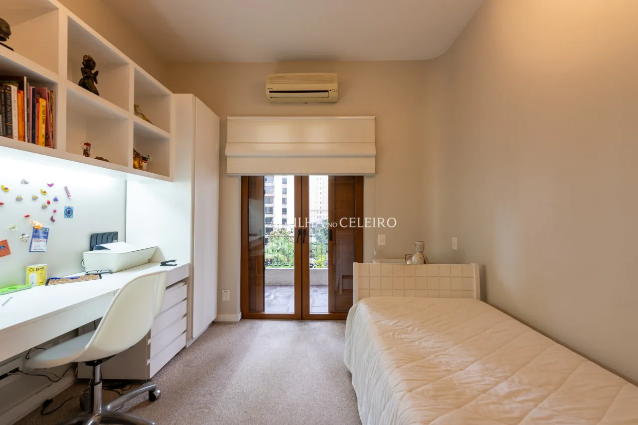 Apartamento amplo à venda em Alto de Pinheiros, próximo ao Parque Villa Lombos – 20643