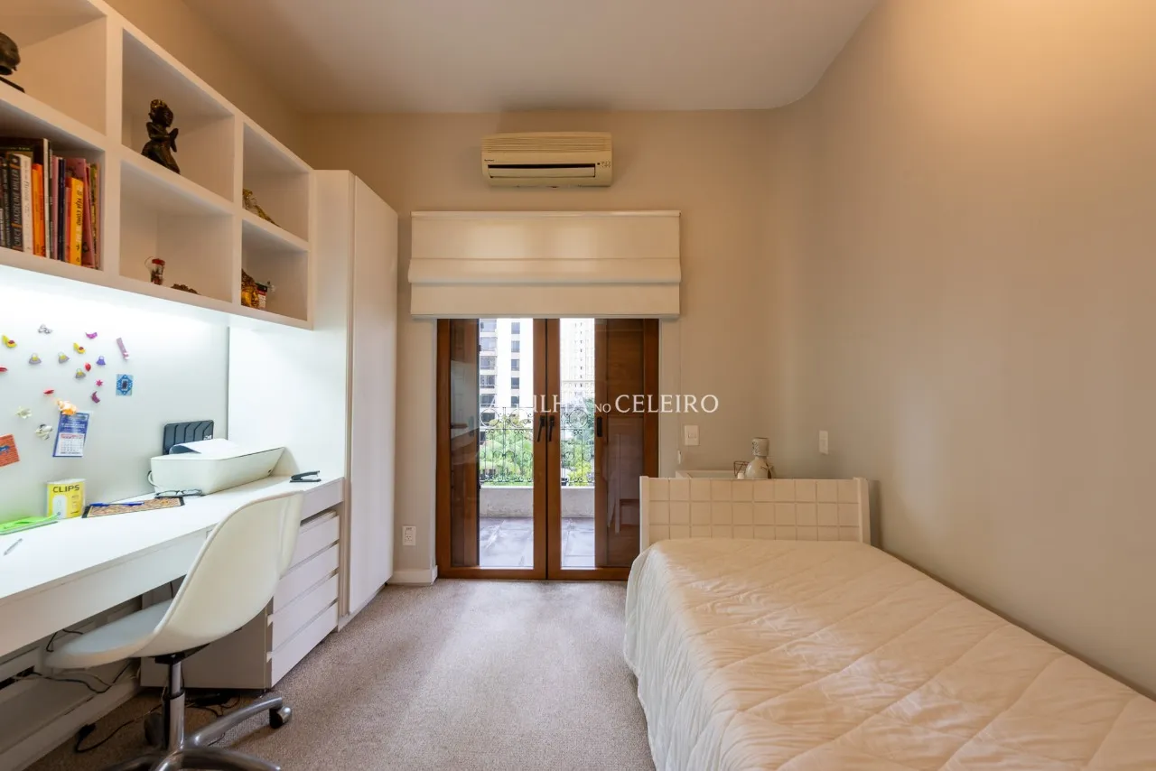 Apartamento amplo à venda em Alto de Pinheiros, próximo ao Parque Villa Lombos – 20643