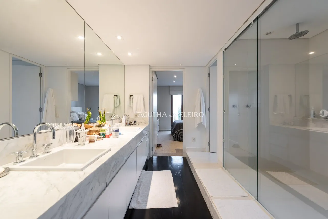 Apartamento amplo à venda em Alto de Pinheiros, próximo ao Parque Villa Lombos – 20643