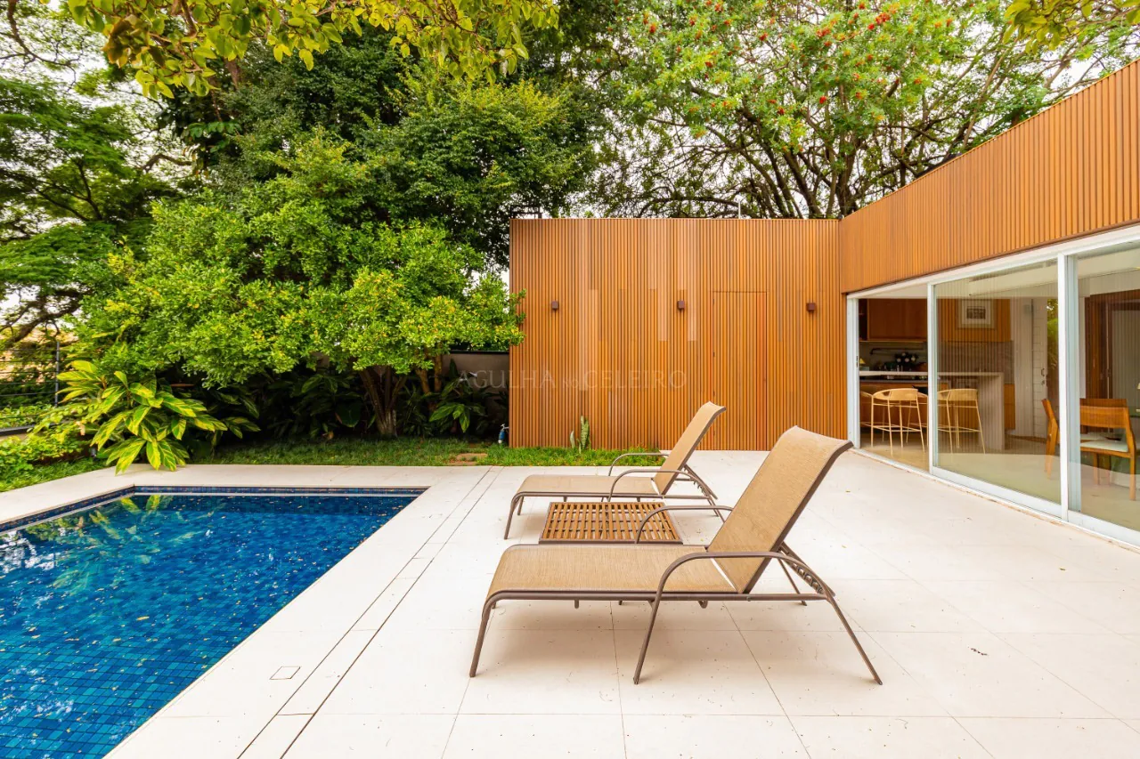 Casa em rua fechada com vista para o Jockey no Jardim Guedala – 20672