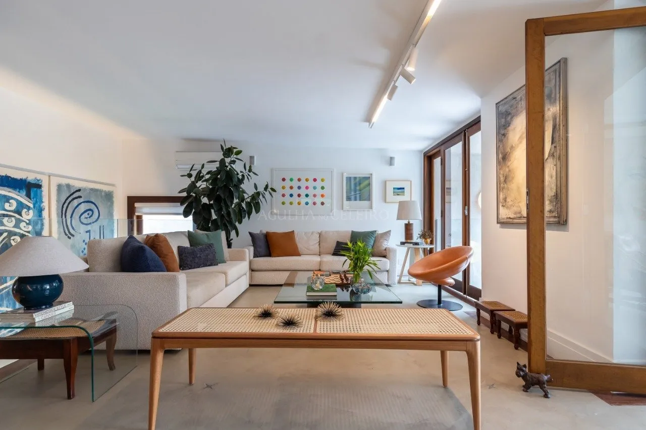 Casa em rua fechada com vista para o Jockey no Jardim Guedala – 20672