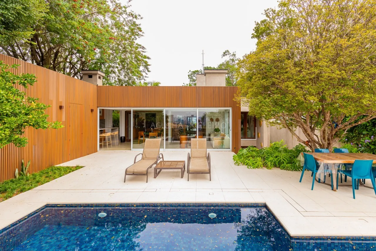 Casa em rua fechada com vista para o Jockey no Jardim Guedala – 20672