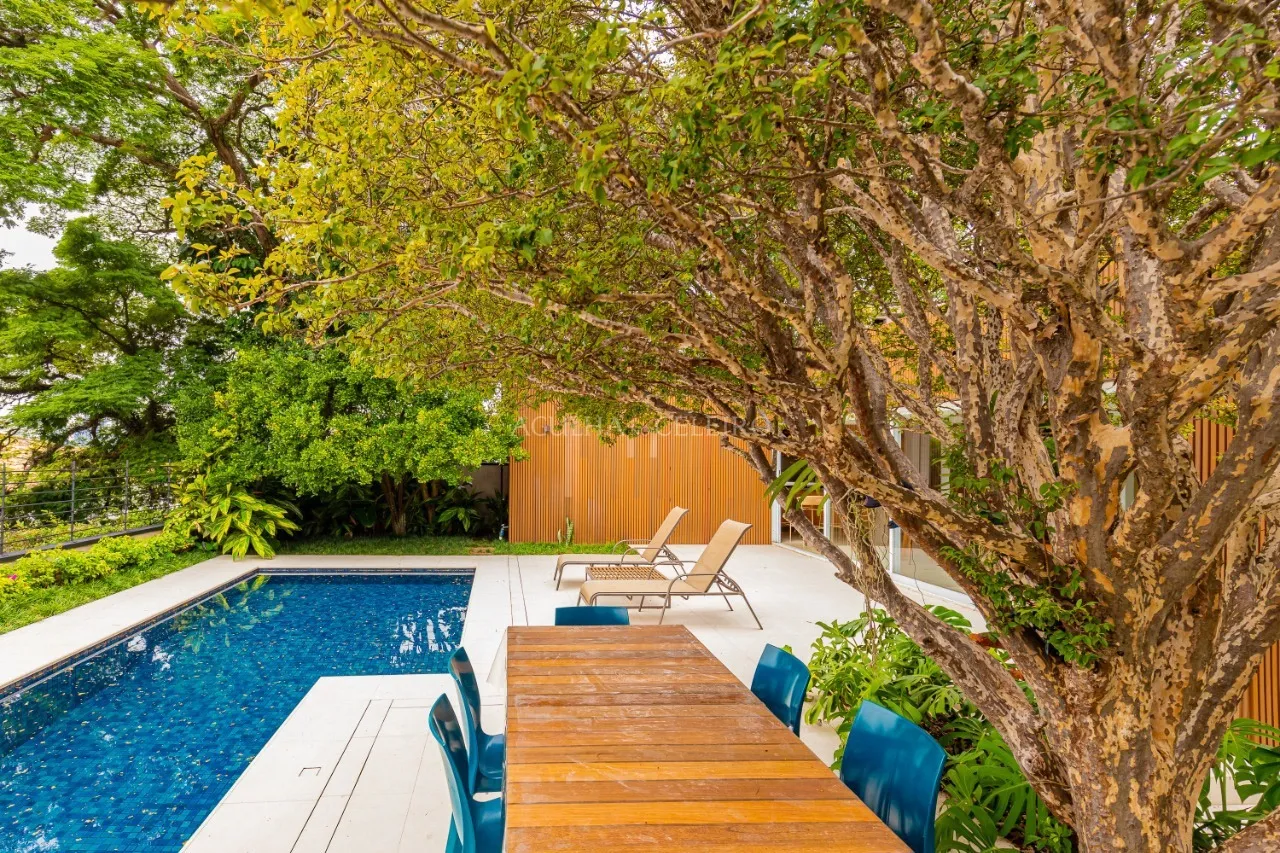 Casa em rua fechada com vista para o Jockey no Jardim Guedala – 20672