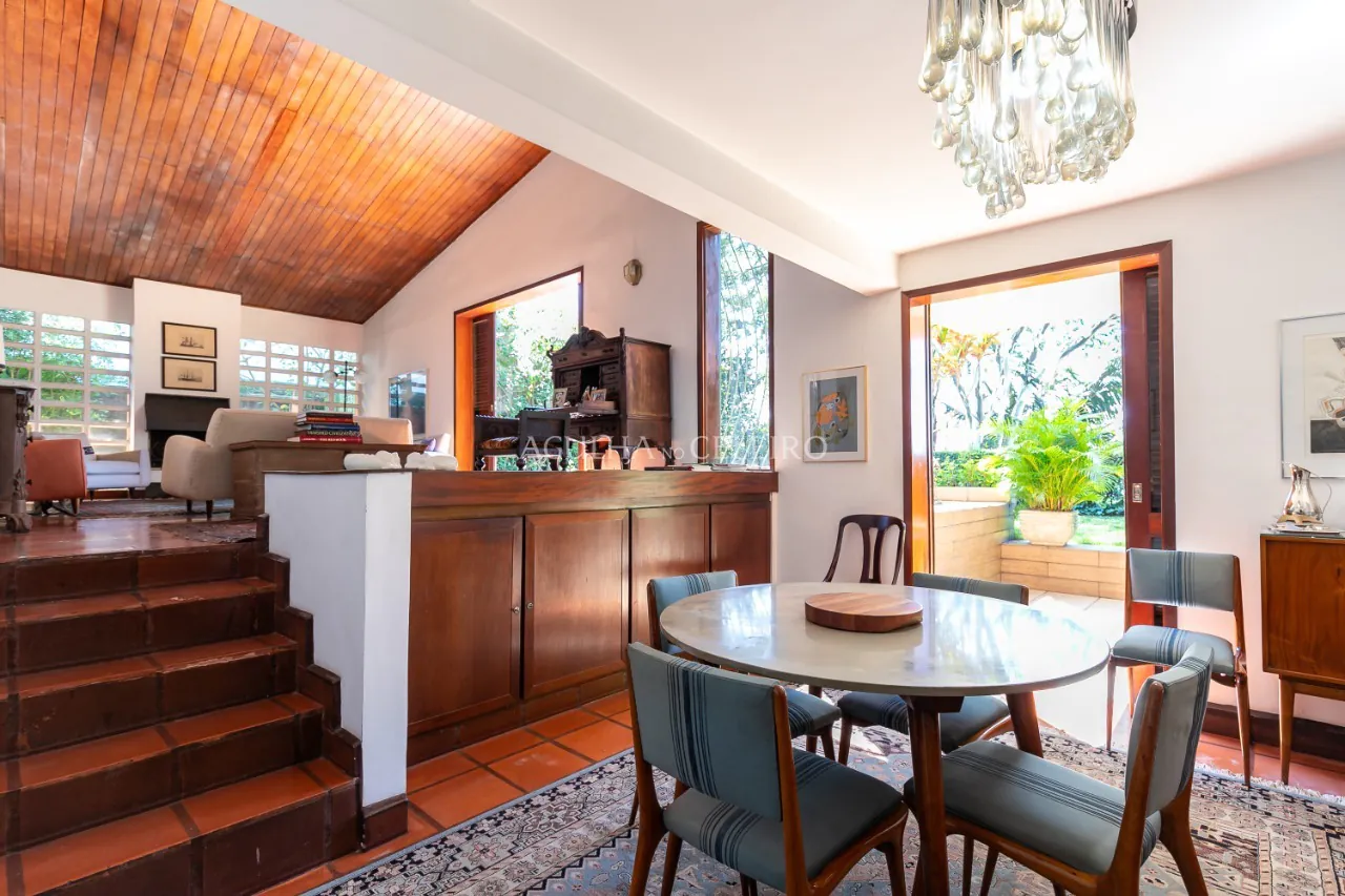 Casa com potencial em rua fechada com vista para o Jockey – 20673