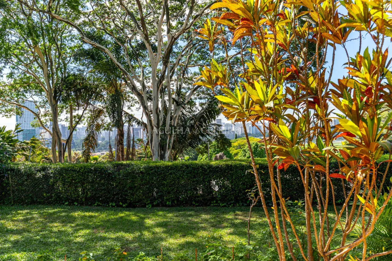 Casa com potencial em rua fechada com vista para o Jockey – 20673