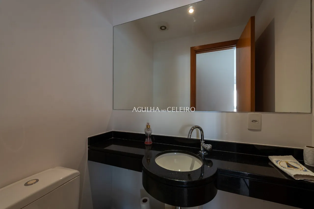 Amplo apartamento com varanda gourmet no coração do Itaim. – 20727