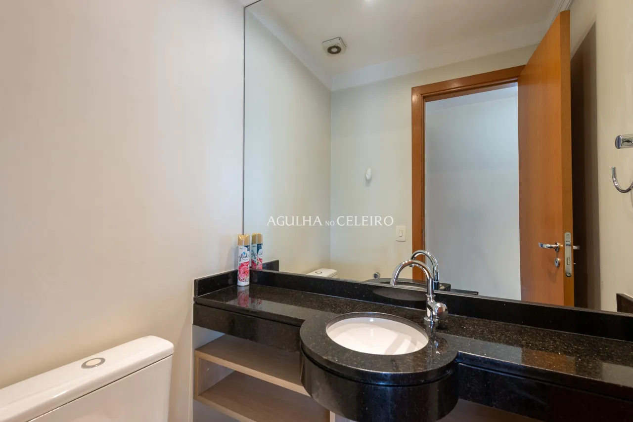 Apartamento com varanda gourmet envidraçada e vista deslumbrante no Itaim. – 20750