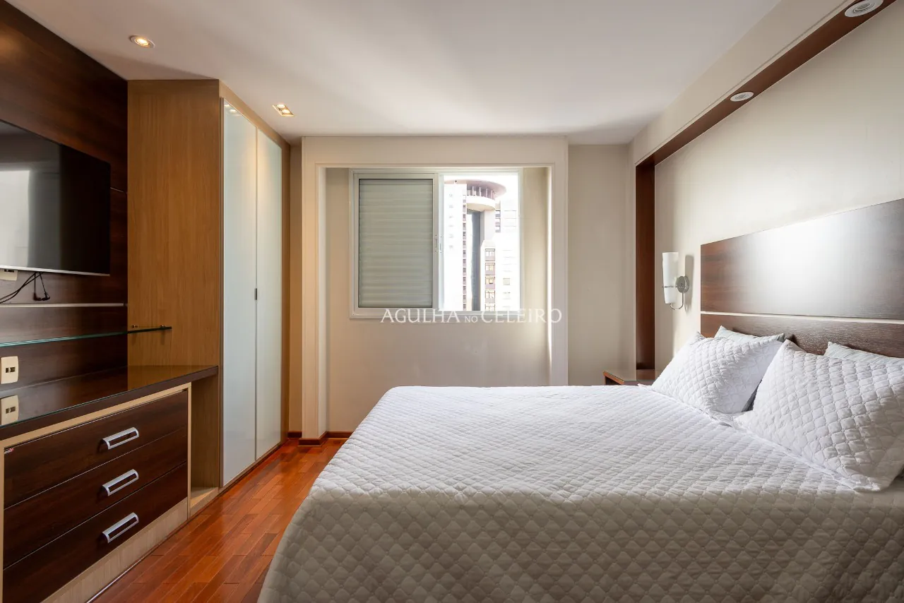 Apartamento com varanda gourmet envidraçada e vista deslumbrante no Itaim. – 20750