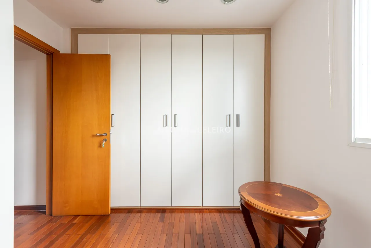 Apartamento com varanda gourmet envidraçada e vista deslumbrante no Itaim. – 20750