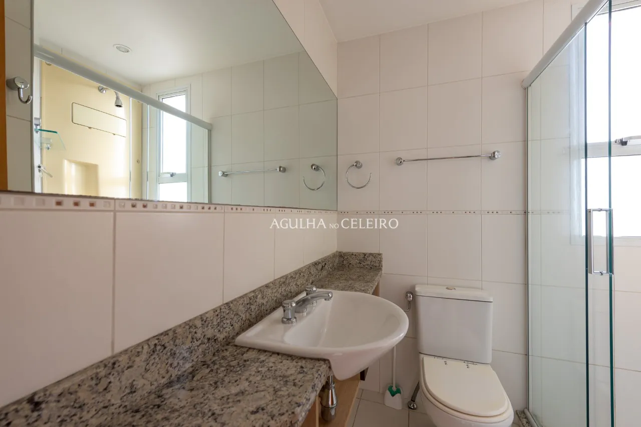 Apartamento com varanda gourmet envidraçada e vista deslumbrante no Itaim. – 20750