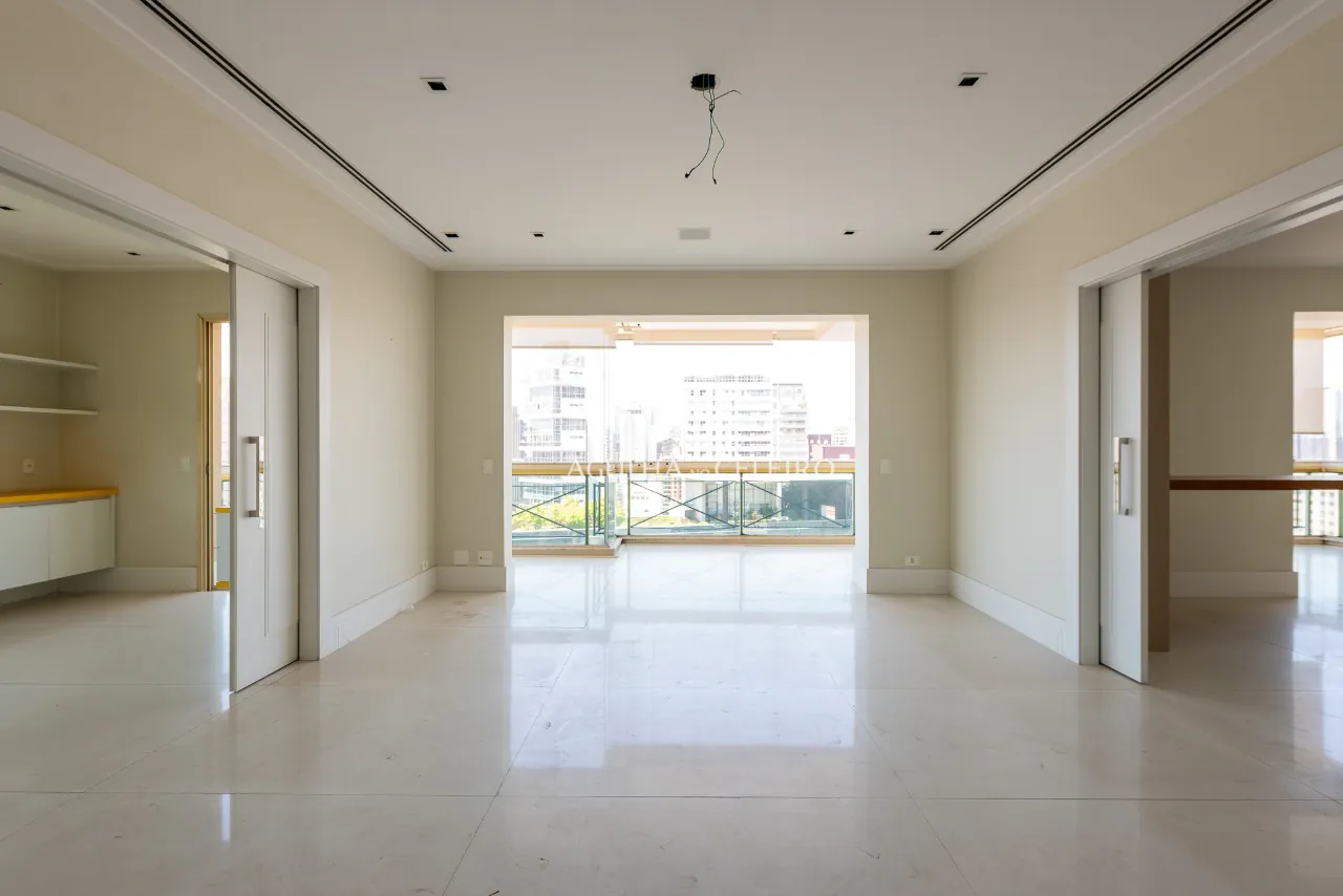 Apartamento espetacular no Jardim Paulistano com quadra de tênis. – 20761