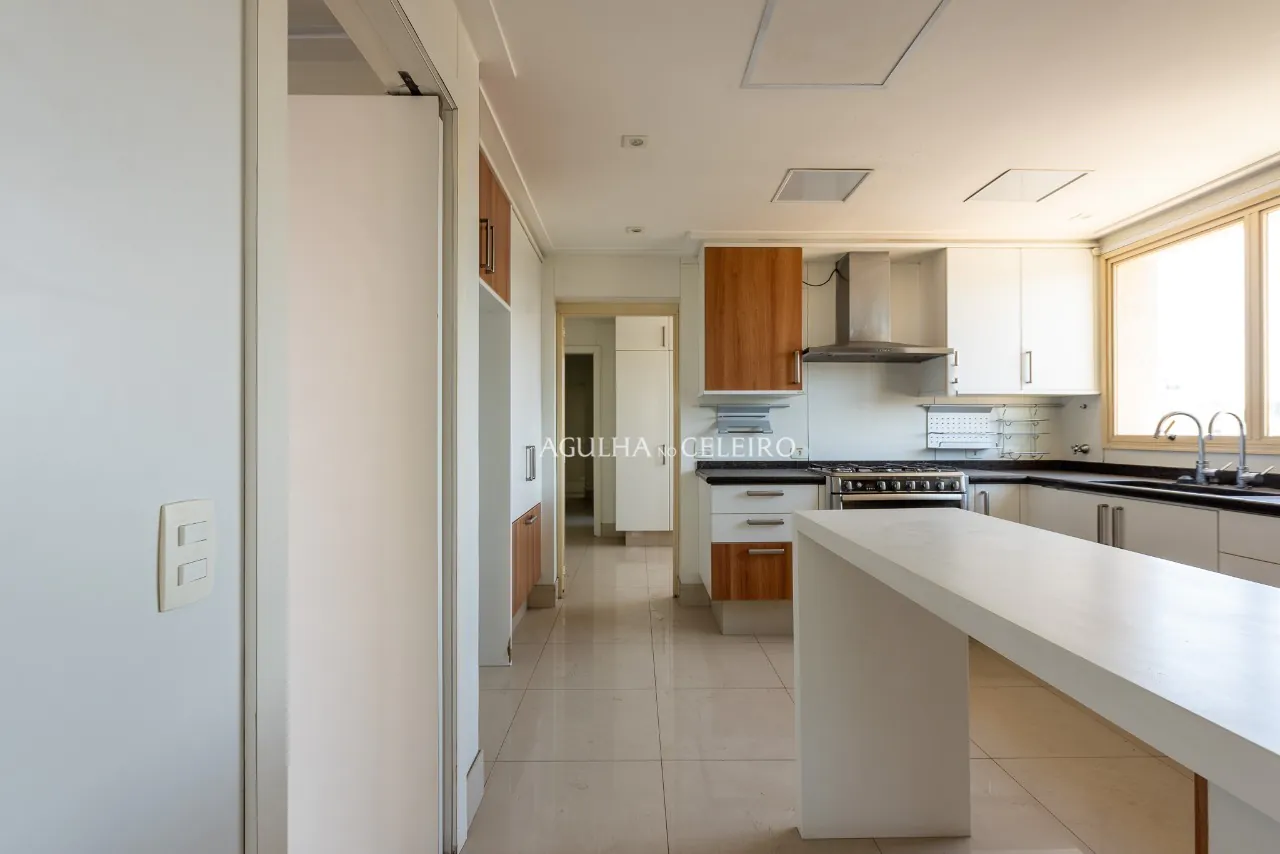 Apartamento espetacular no Jardim Paulistano com quadra de tênis. – 20761