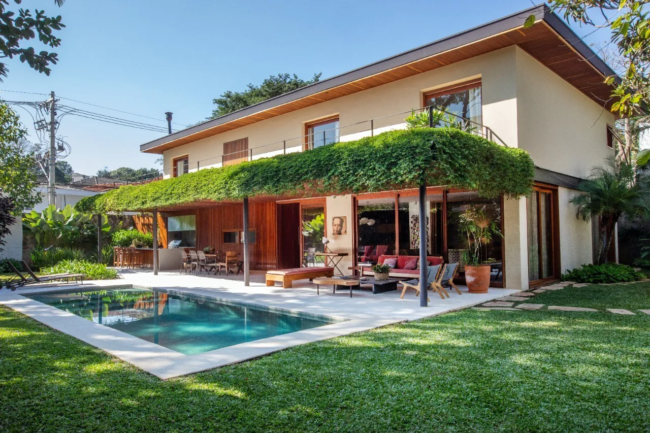 Exclusividade e sofisticação em rua arborizada e segura. – 20795