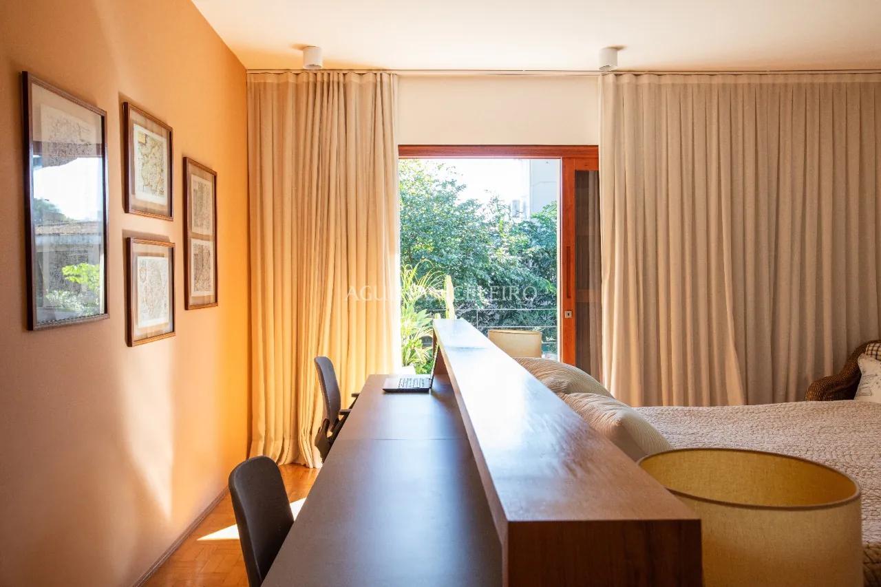 Exclusividade e sofisticação em rua arborizada e segura. – 20795