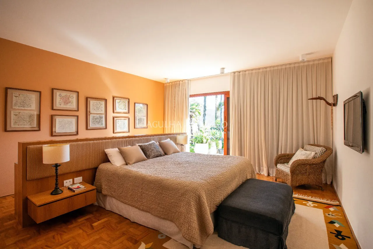 Exclusividade e sofisticação em rua arborizada e segura. – 20795