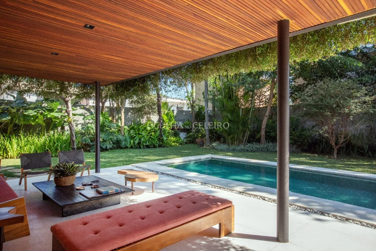 Exclusividade e sofisticação em rua arborizada e segura. – 20795