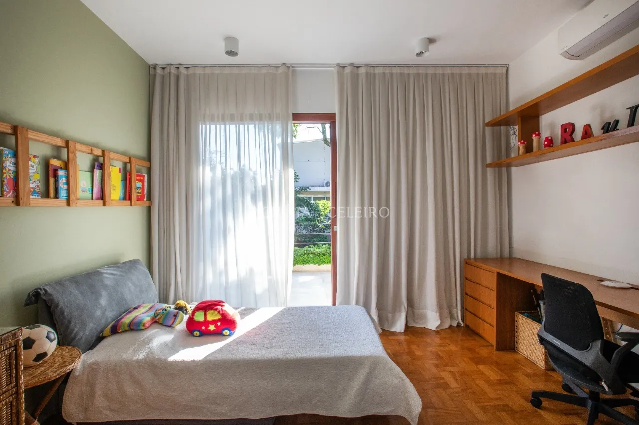 Exclusividade e sofisticação em rua arborizada e segura. – 20795