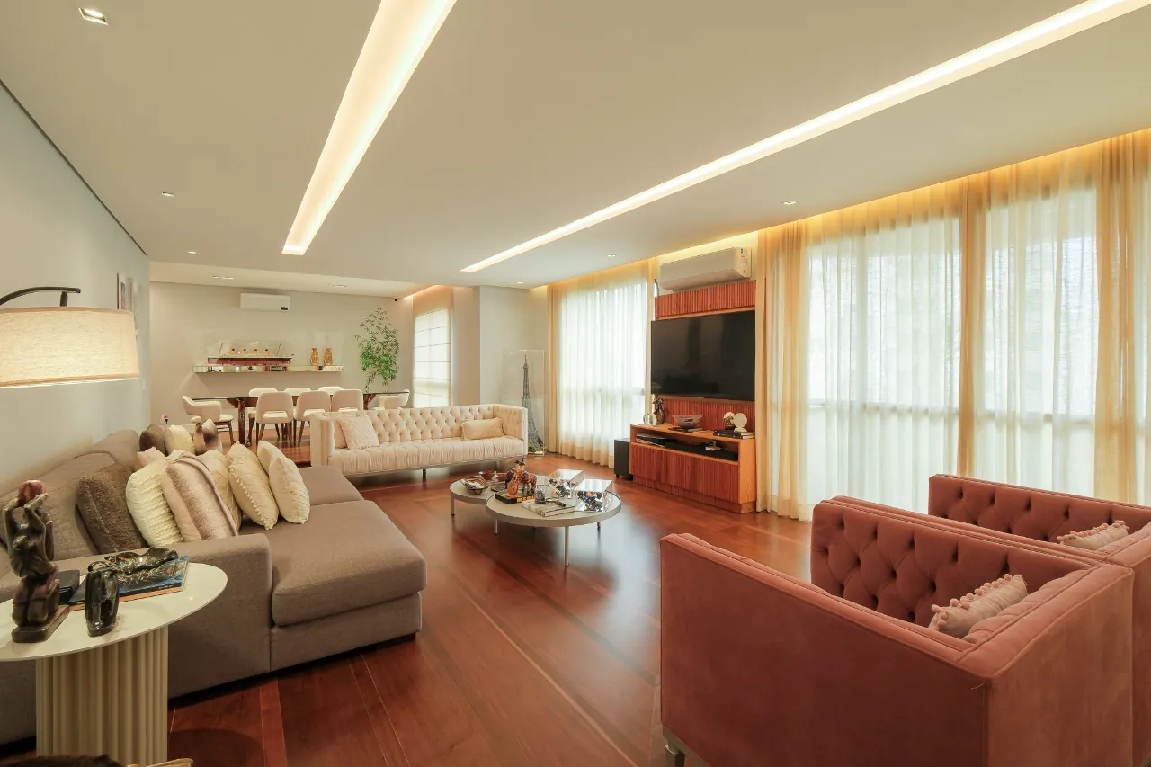 Apartamento totalmente reformado à venda na Vila Nova Conceição. – 20820