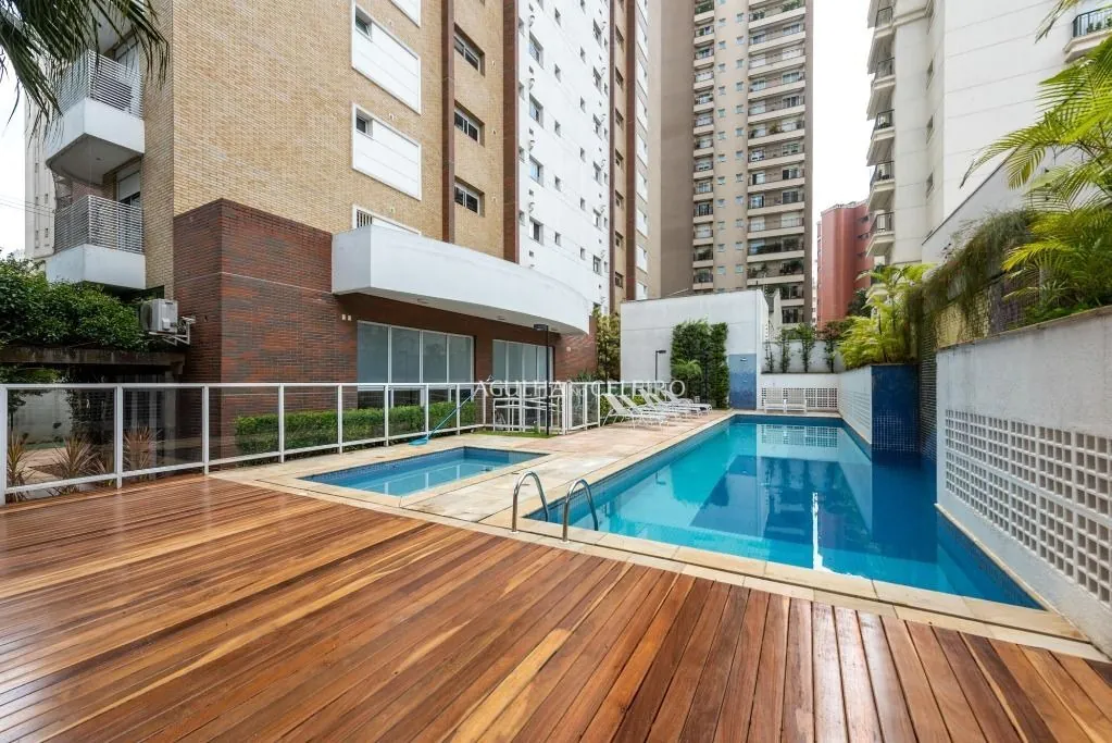 Pertinho da Praça Pereira Coutinho e Parque Ibirapuera no coração da Vila Nova Conceição. – 8824