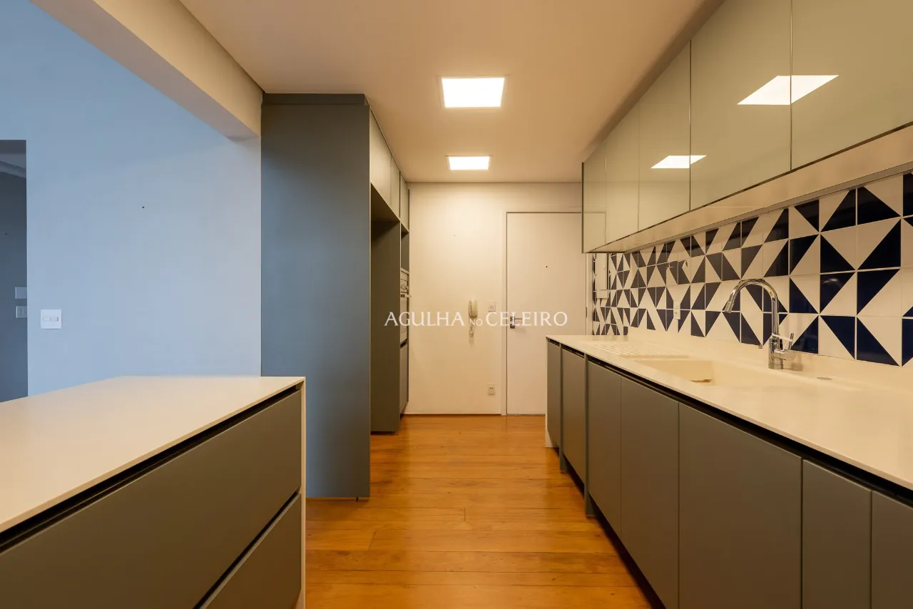 No edifício ícone do bairro, um refúgio impecável de alma cosmopolita – 9065