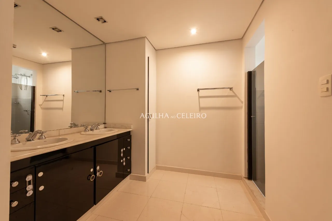 Casa espaçosa à venda no Jardim Paulista – 9862