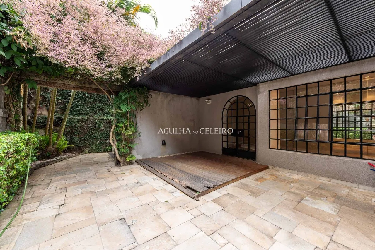 Casa espaçosa à venda no Jardim Paulista – 9862