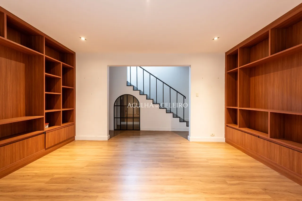 Casa espaçosa à venda no Jardim Paulista – 9862