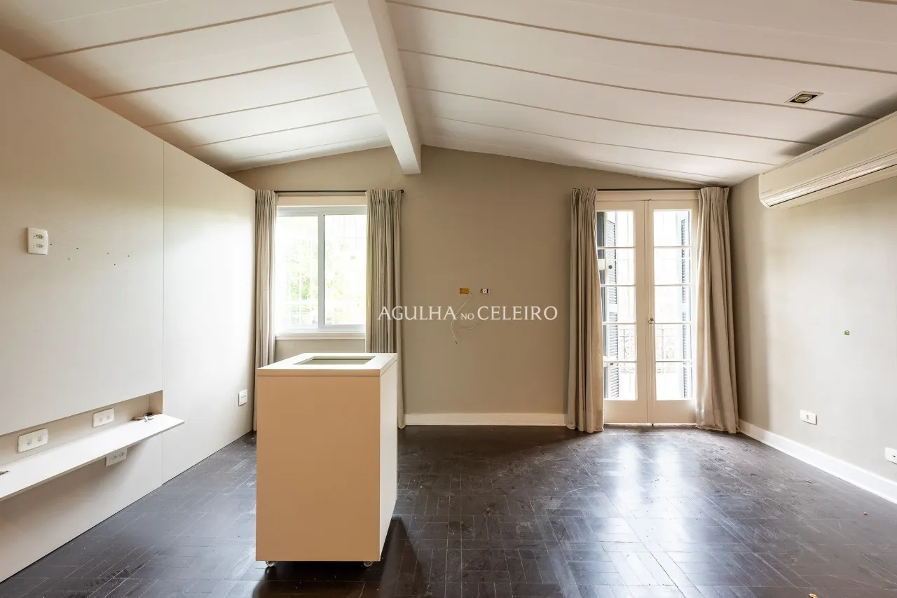 Casa espaçosa à venda no Jardim Paulista – 9862