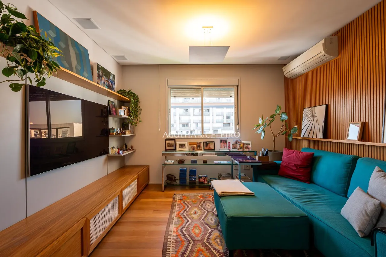 Lindo apartamento totalmente reformado a venda em Pinheiros. – AP1099