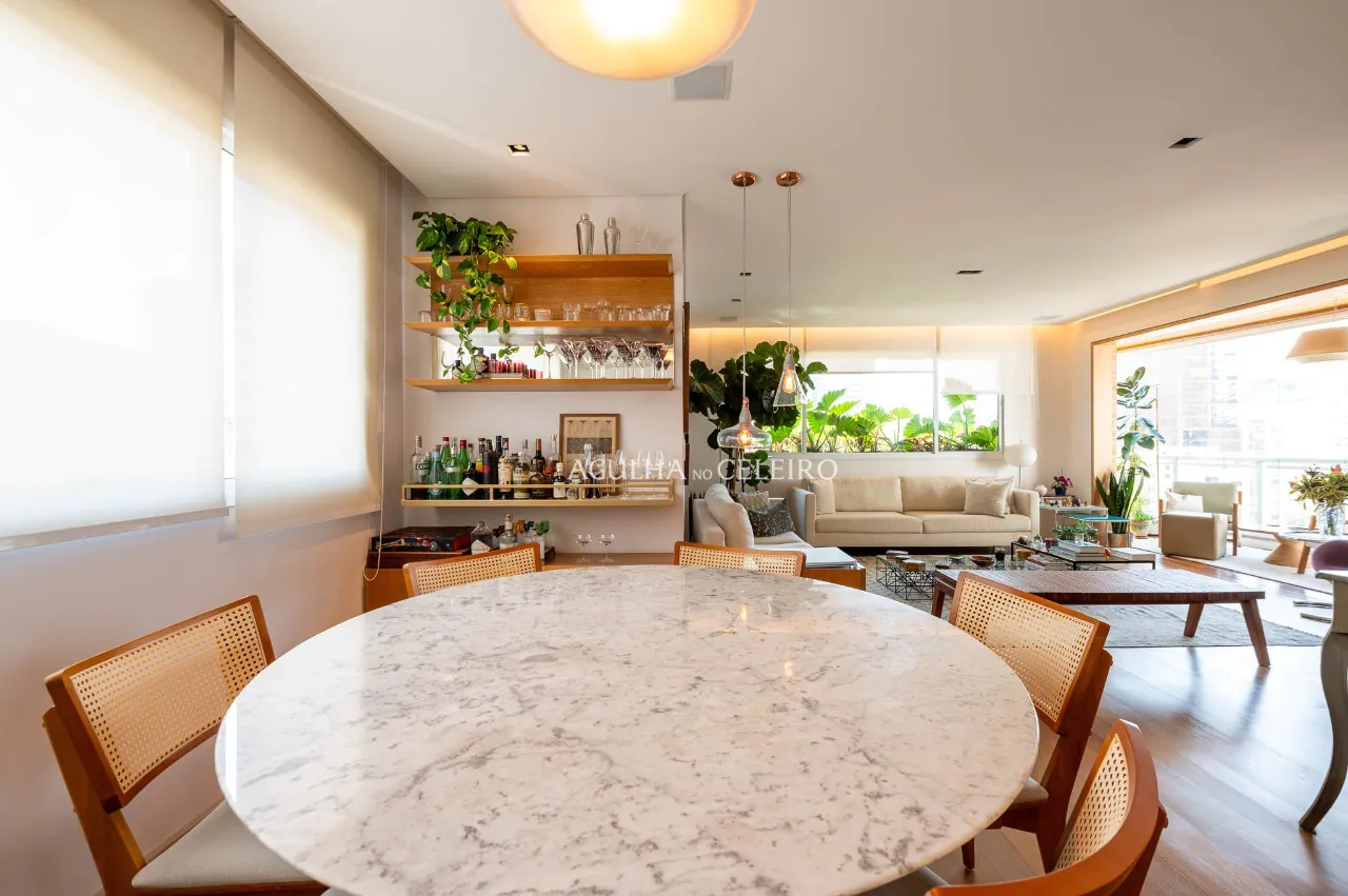 Lindo apartamento totalmente reformado a venda em Pinheiros. – AP1099