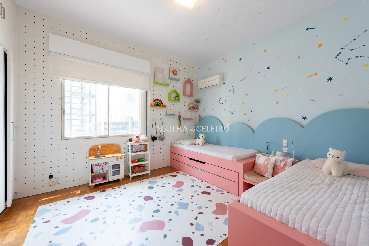 Apartamento com reforma cool e janelões piso teto. – AP2861