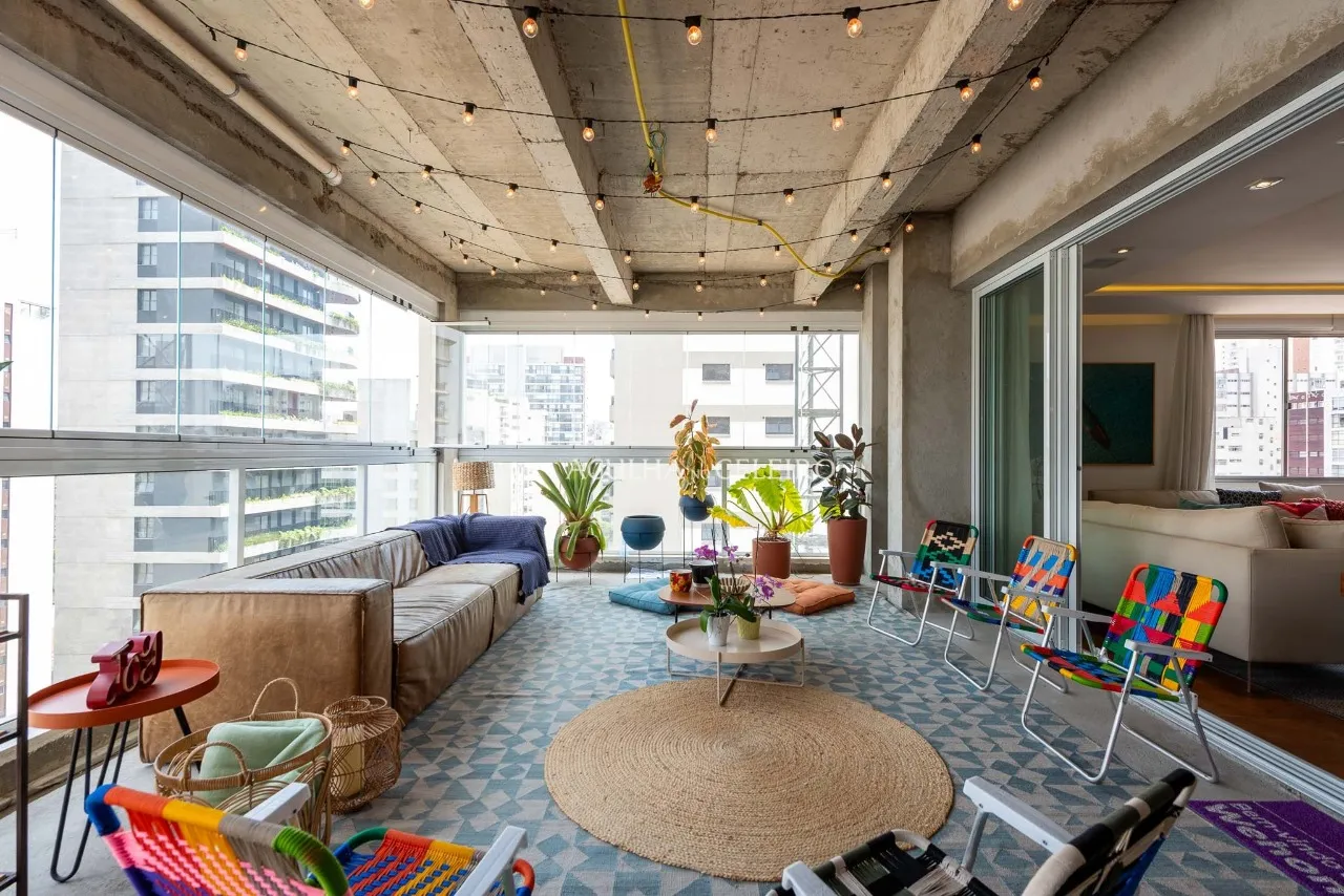 Apartamento com reforma cool e janelões piso teto. – AP2861