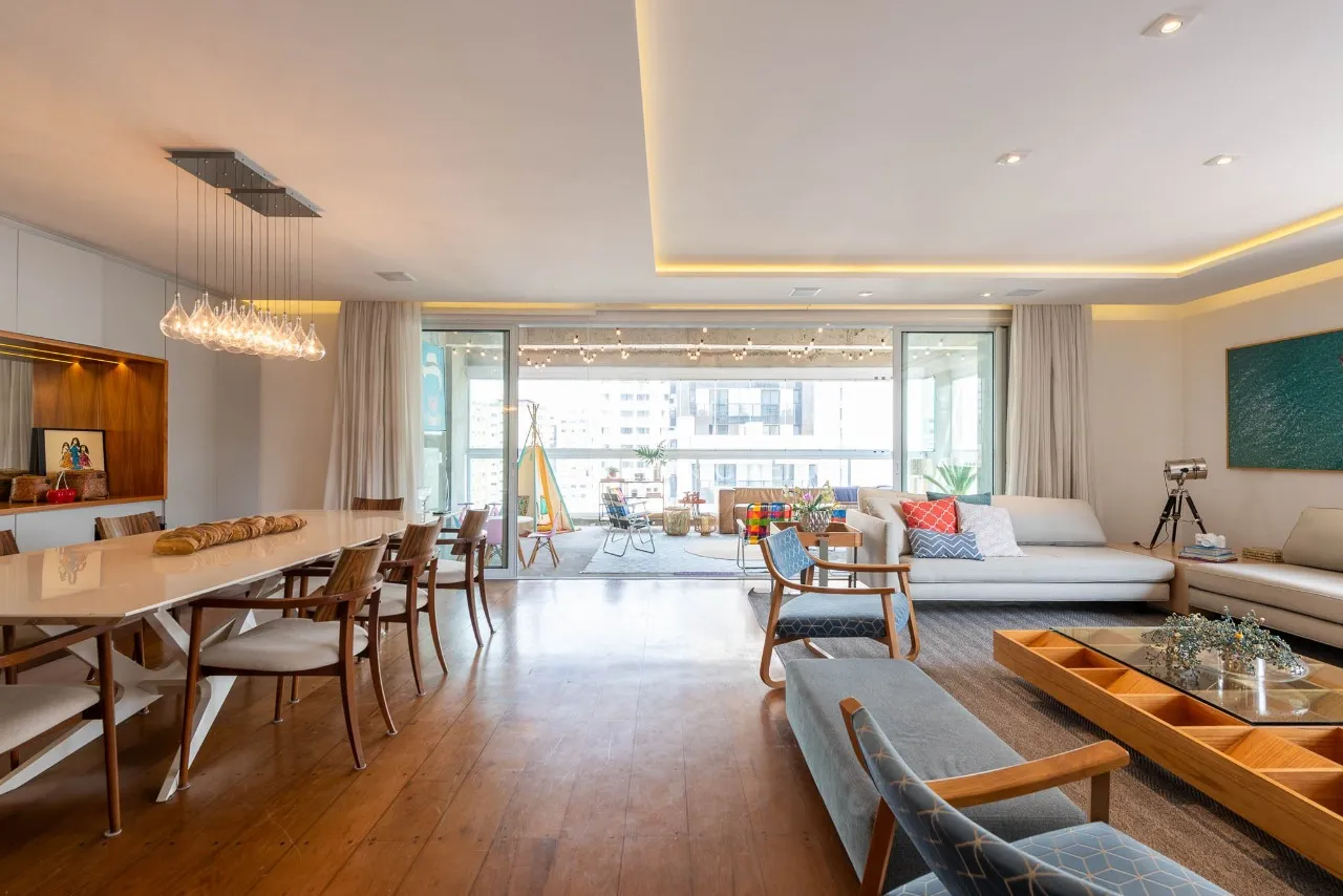 Apartamento com reforma cool e janelões piso teto. – AP2861