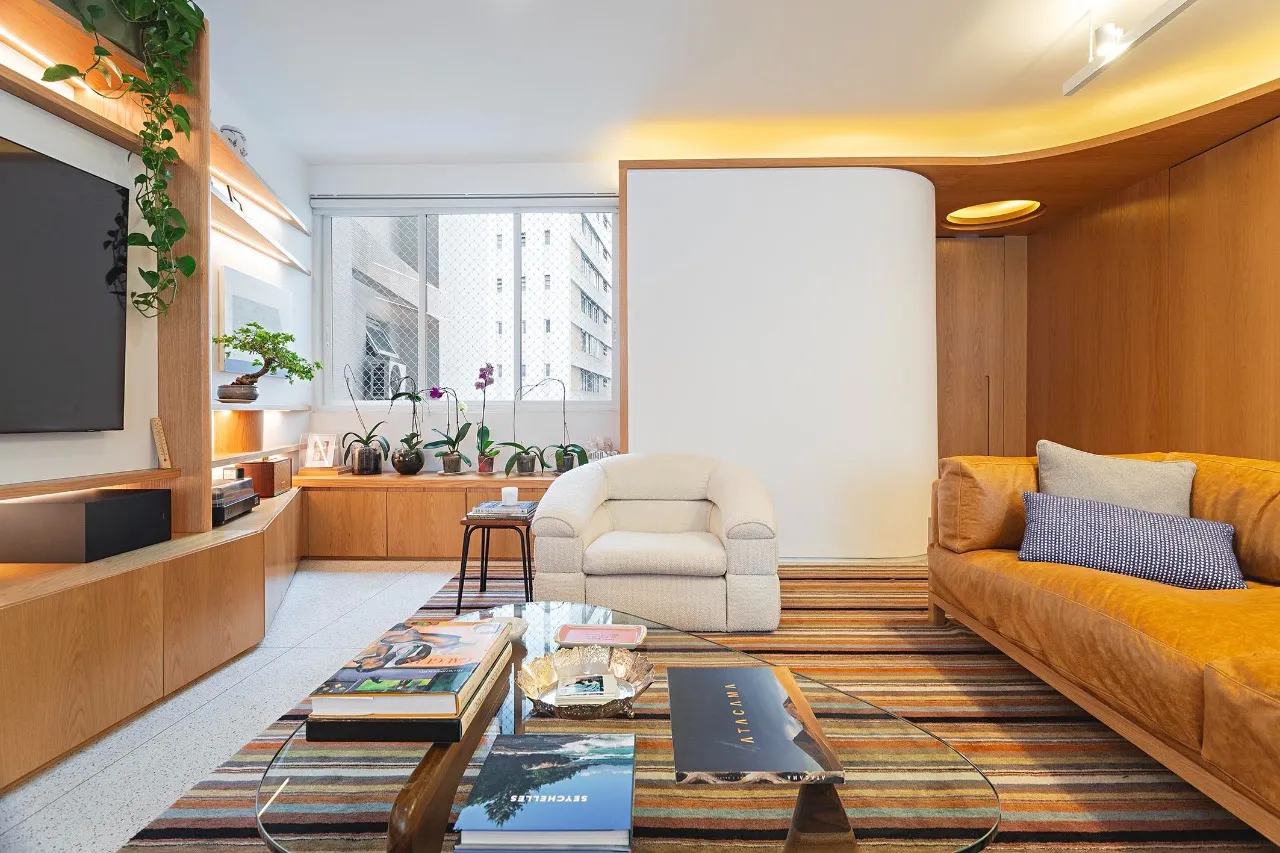 Apartamento reformado em edifício assinado por David Libeskind – AP4485