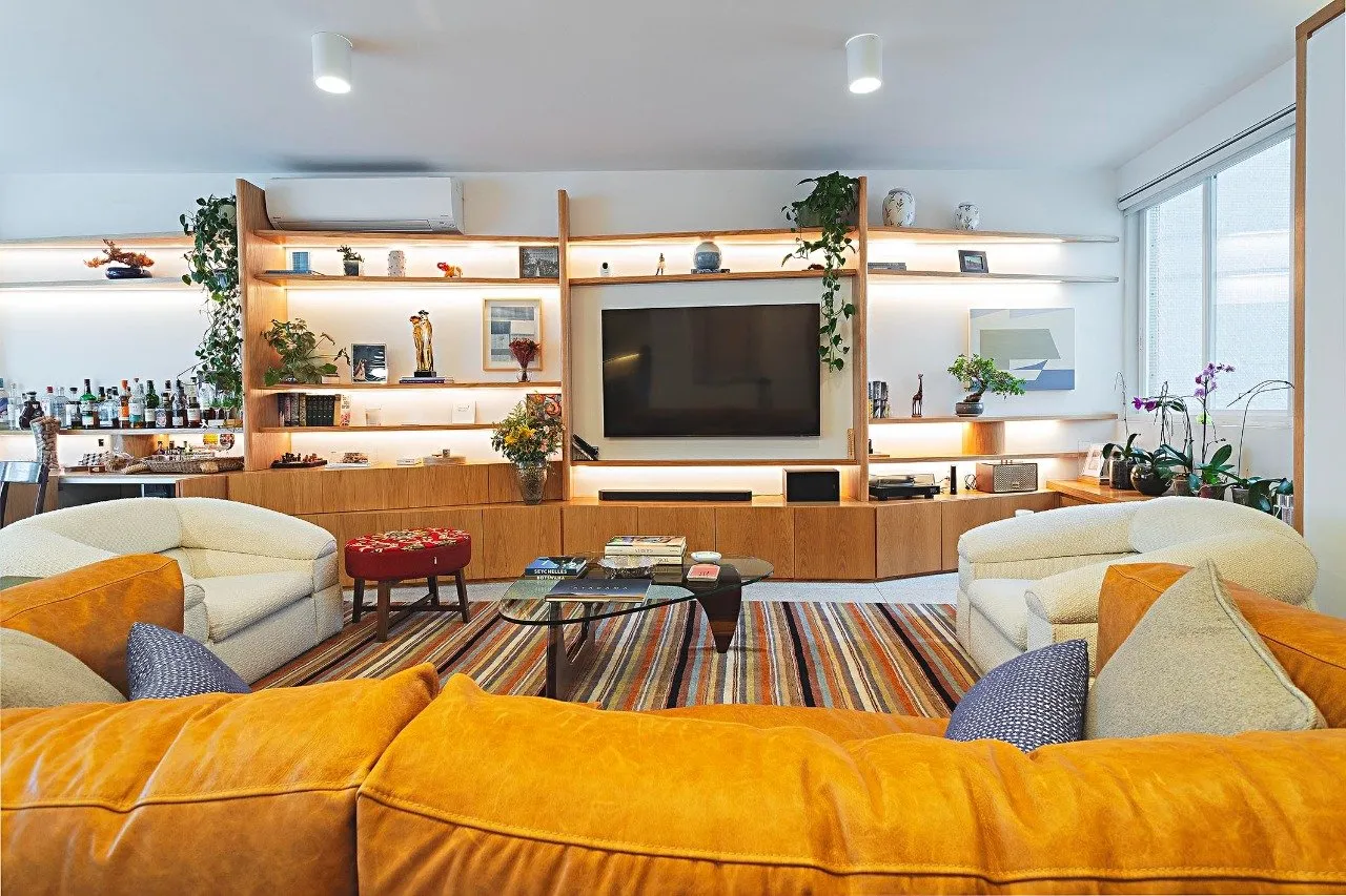 Apartamento reformado em edifício assinado por David Libeskind – AP4485