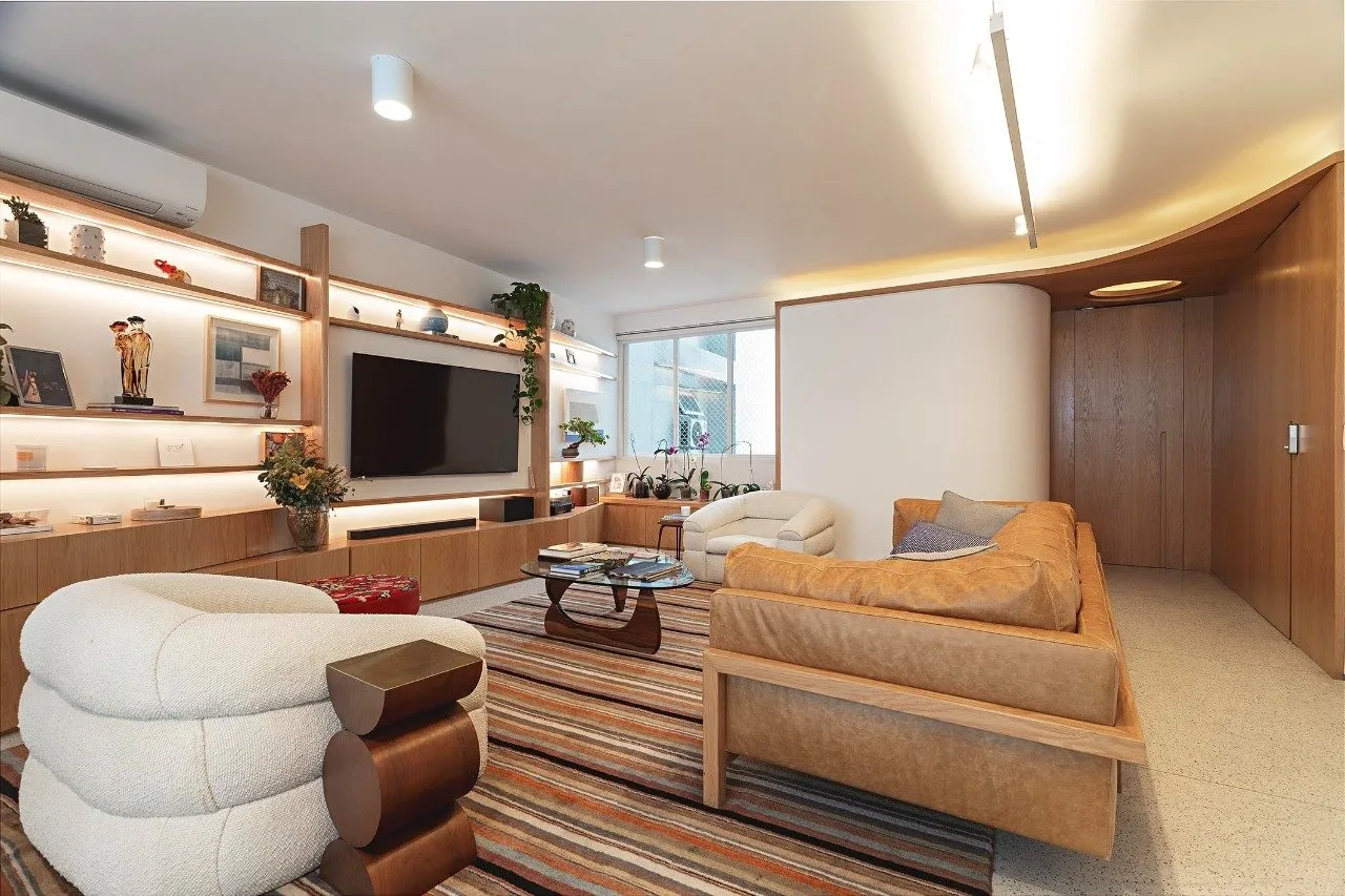 Apartamento reformado em edifício assinado por David Libeskind – AP4485