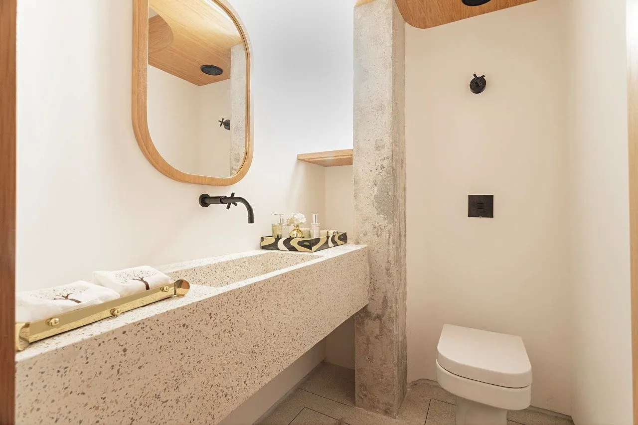 Apartamento reformado em edifício assinado por David Libeskind – AP4485